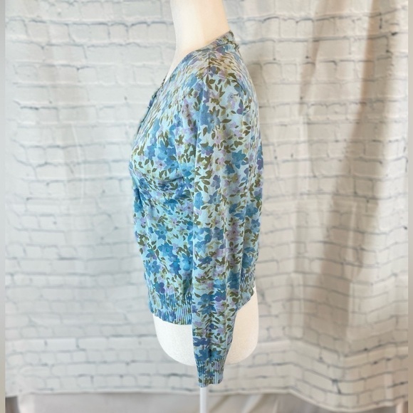 L.L. Bean 100% Cotton Blue Purple Floral classic Button Cardigan sweater top - Picture 3 of 16